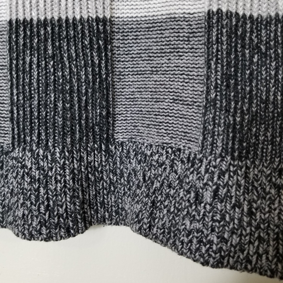 BDG gray buffalo plaid elbow patch long sleeve sweater tunic - Picture 6 of 11